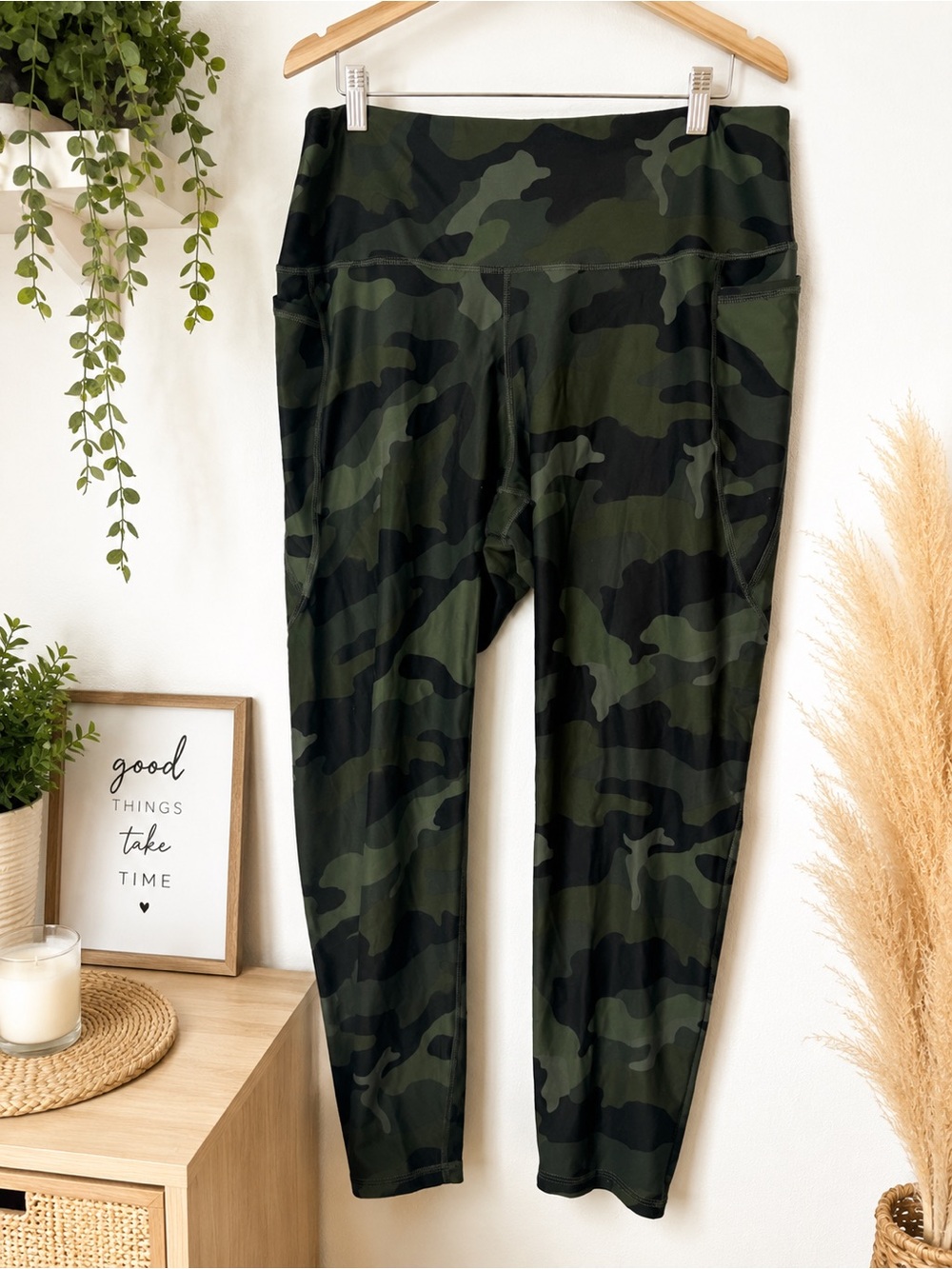 Old Navy Green & Black Camo Leggings
